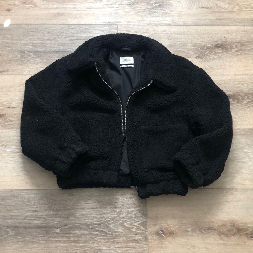 URBAN OUTFITTERS fuzzy jacket size M